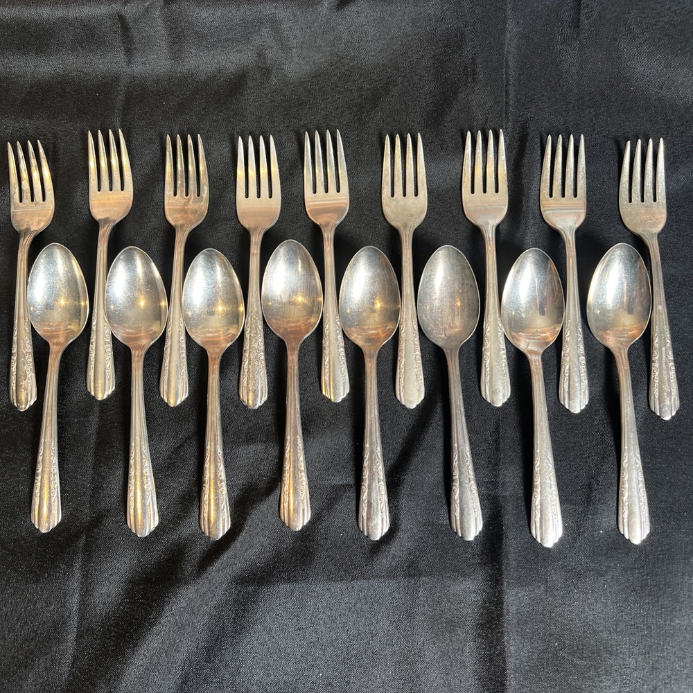 17 -Piece Vintage‎ Marathon 1941 Thalia Silverplate Salad Forks & Teaspoons